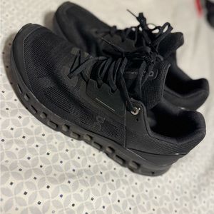 On Cloud Cloudstratus Women’s 10.5